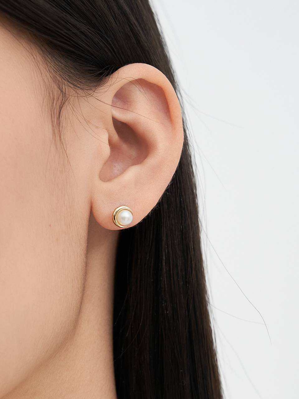 Moon Pearl Earring
