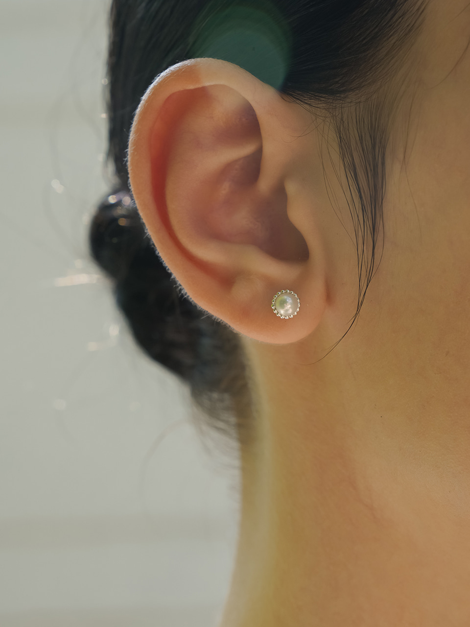 Mini Dot Pearl Earring